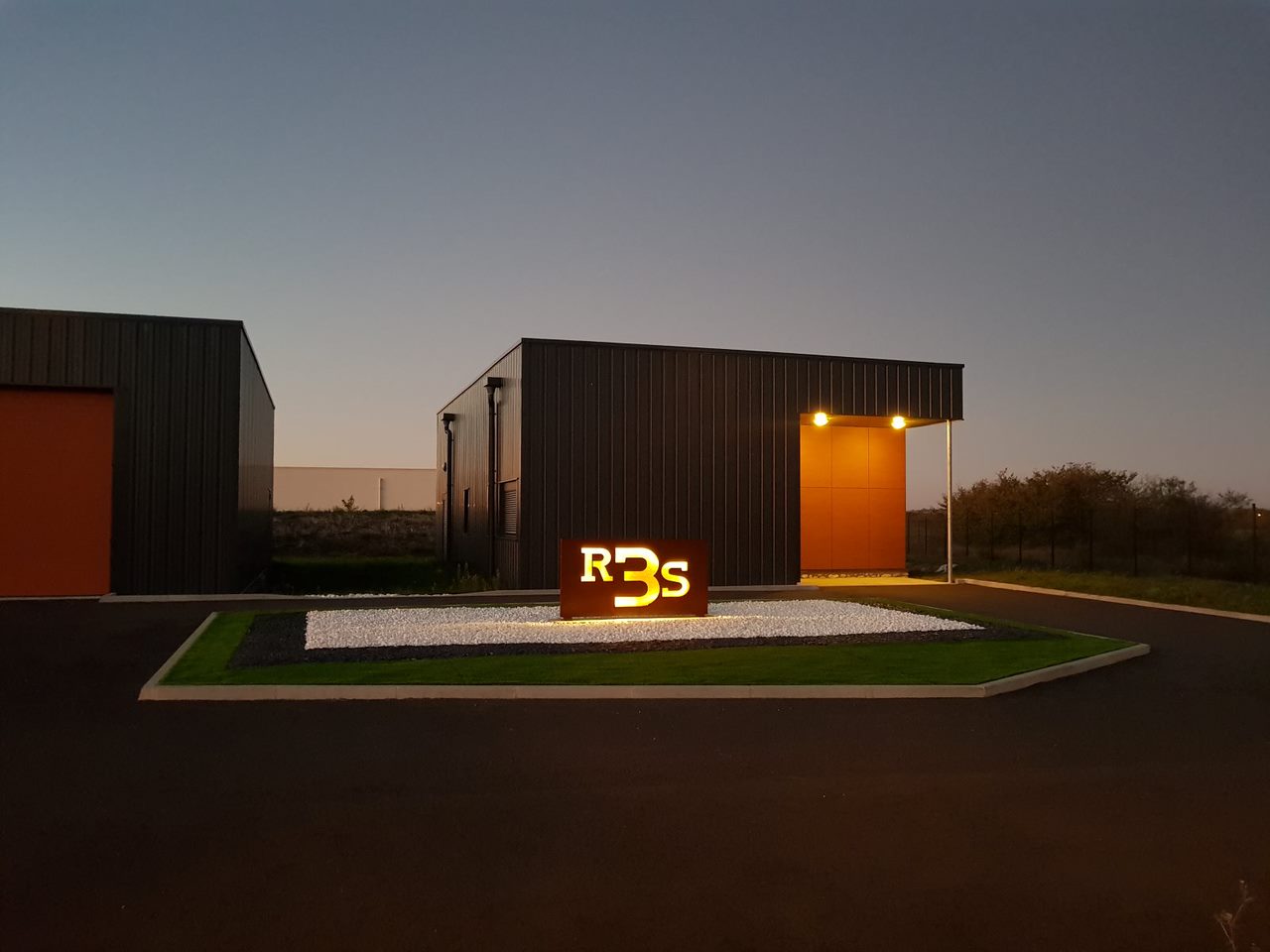 Bâtiment du siège social de R3S situé à Mazères (09).